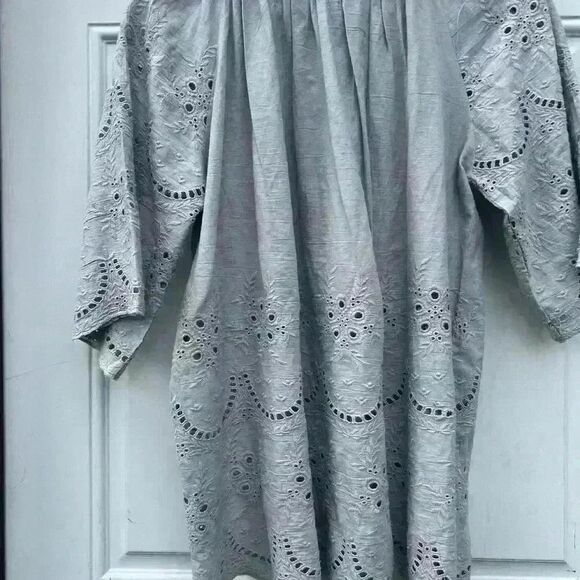 KARYN SEO Clio Gray Embroidered Scalloped Short Sleeve Blouse Size small boho - Picture 5 of 6